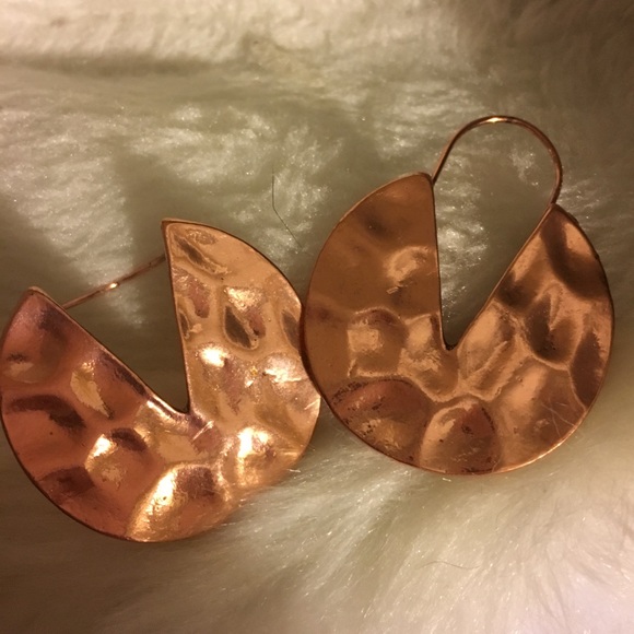 Boho brass drop earrings in copper red - Picture 1 of 5